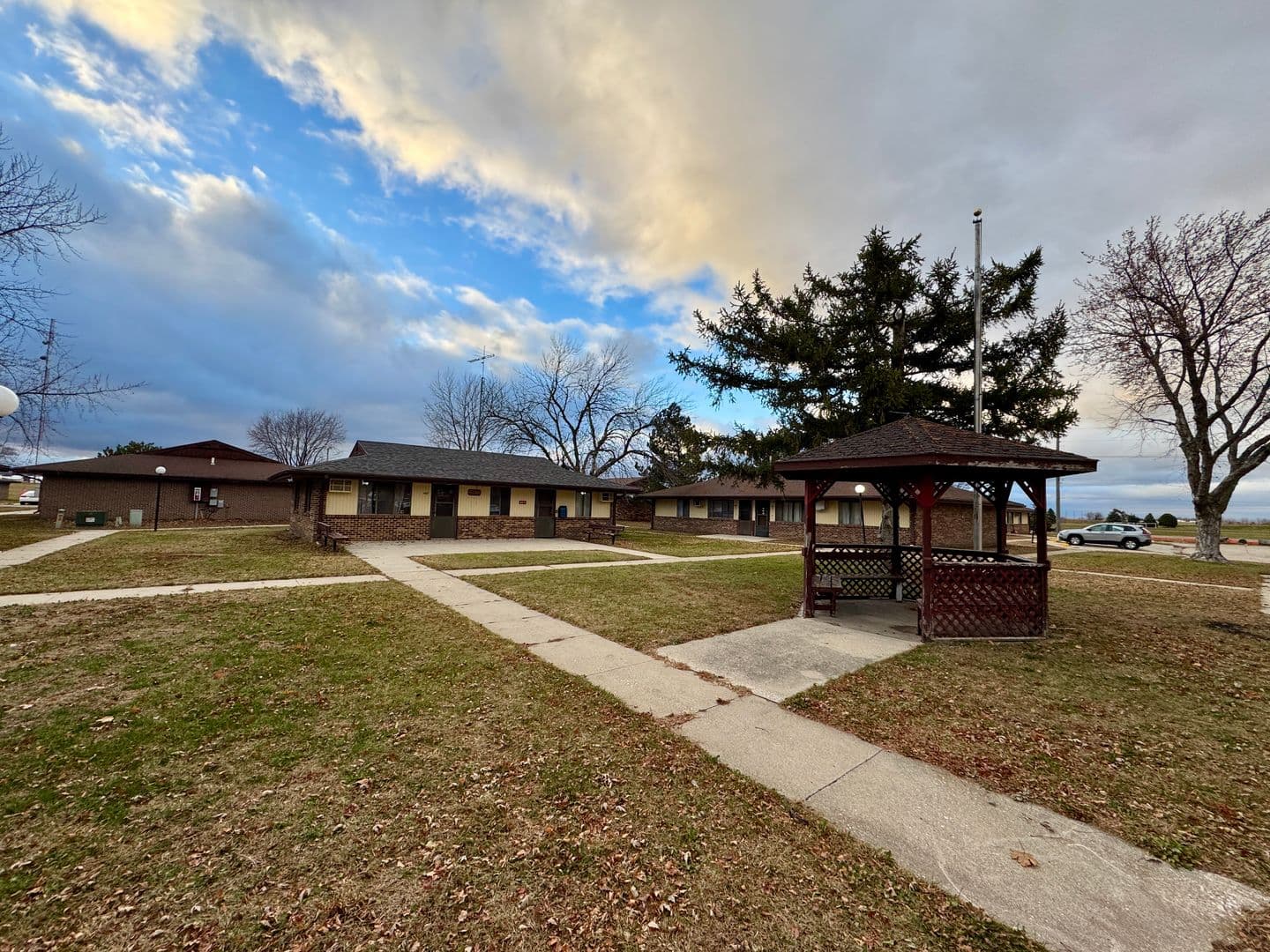 Storm Lake Apartment: 601 W 9th Street