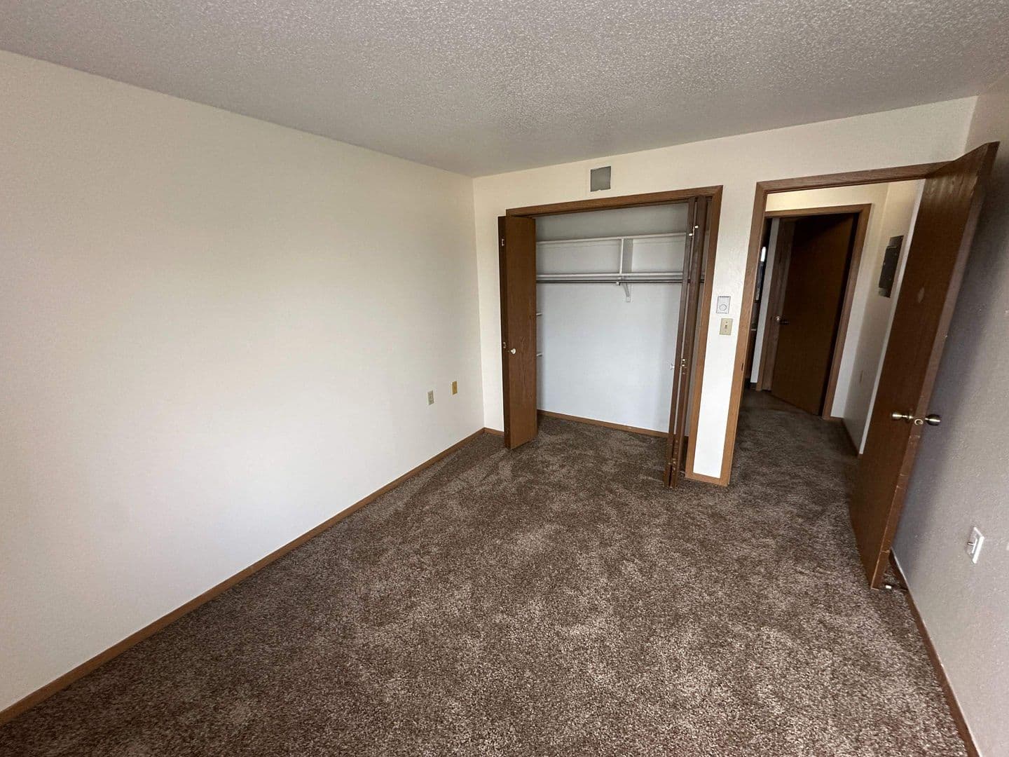 Humboldt Apartment: 805/807/809 11th Ave N