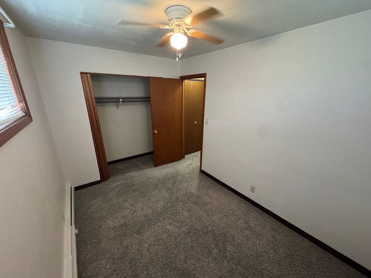 Orange City Apartment: 317 Delaware Avenue SW