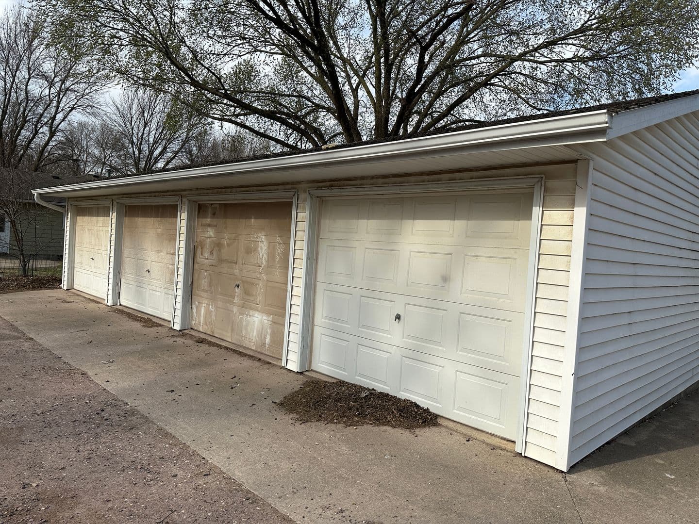 Orange City Apartment: 321 Delaware Avenue SW