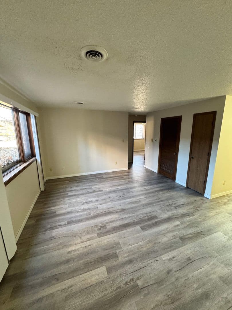 Boone Apartment: 724 7th Street