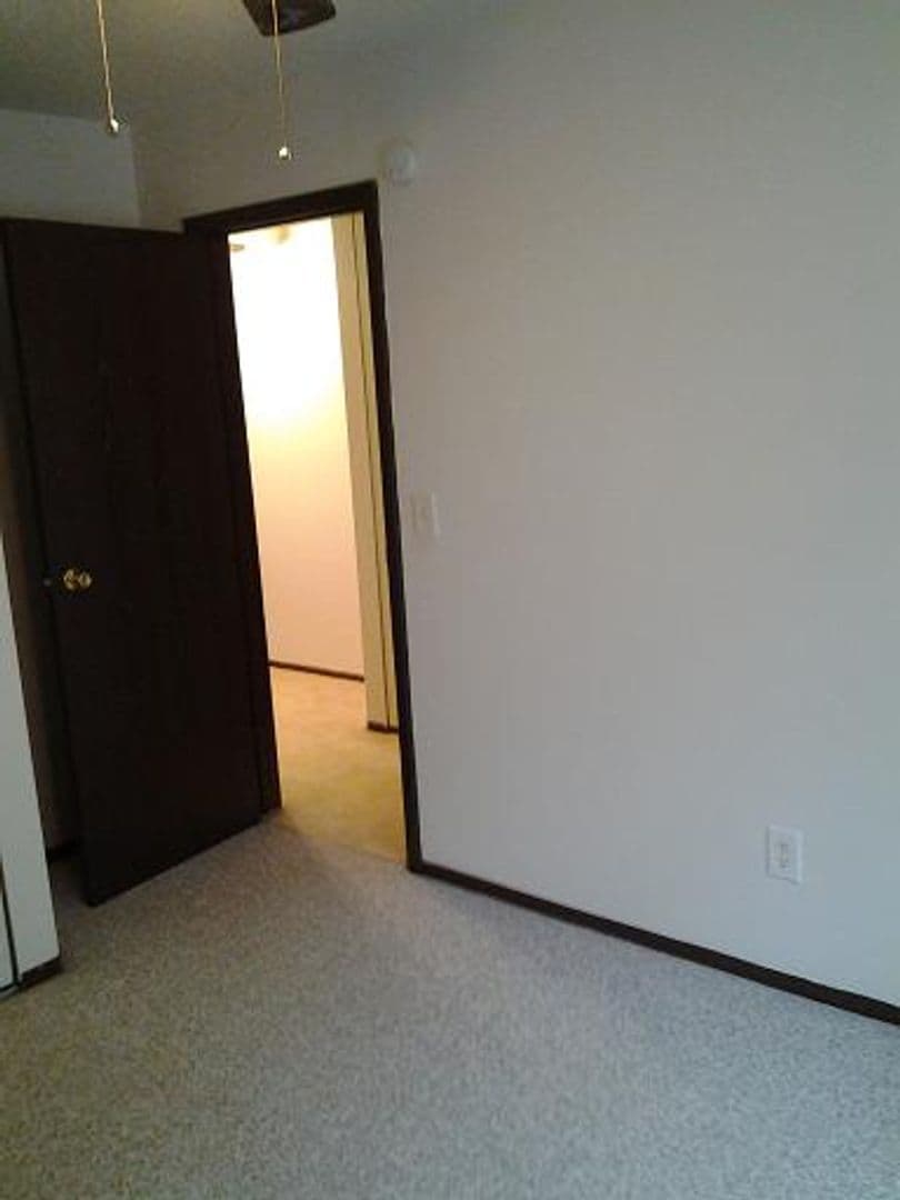 Mason City Apartment: 333 W. State Street