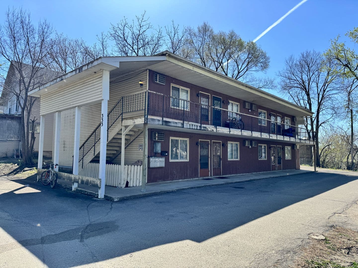 Mason City Apartment: 333 W. State Street