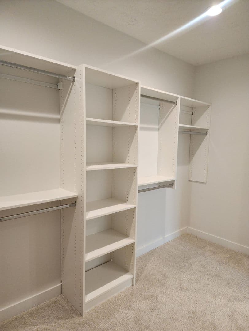 Hawarden Apartment: 2012 Parkview Dr