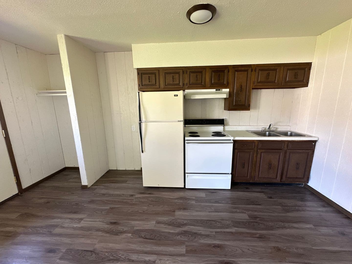 Sheldon Apartment: 405 Pine Street