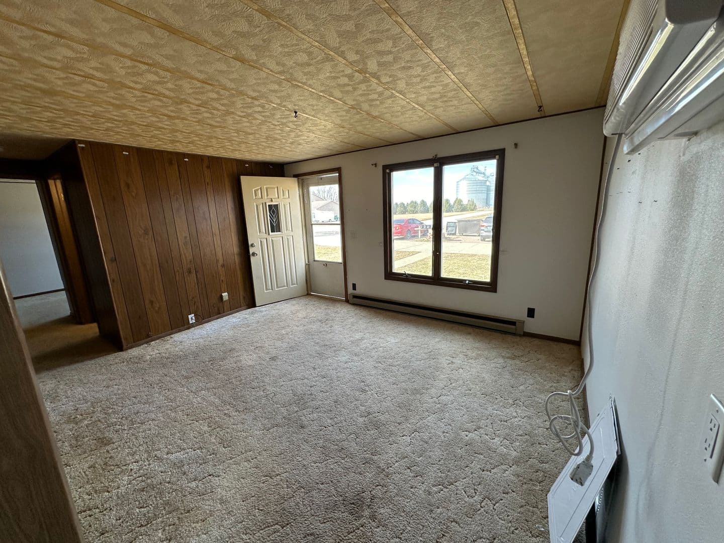 Paullina Apartment: 422-424 N Willow Street