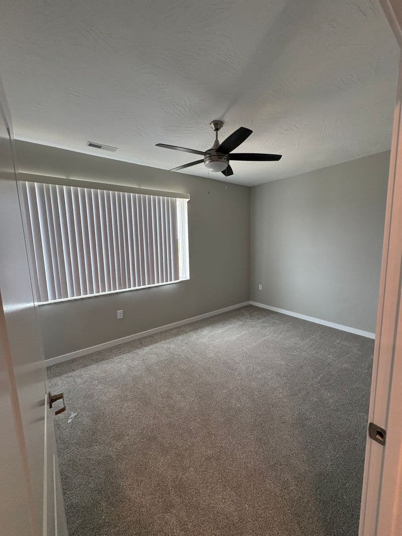 Orange City Apartment: 600 Salem Ave SE