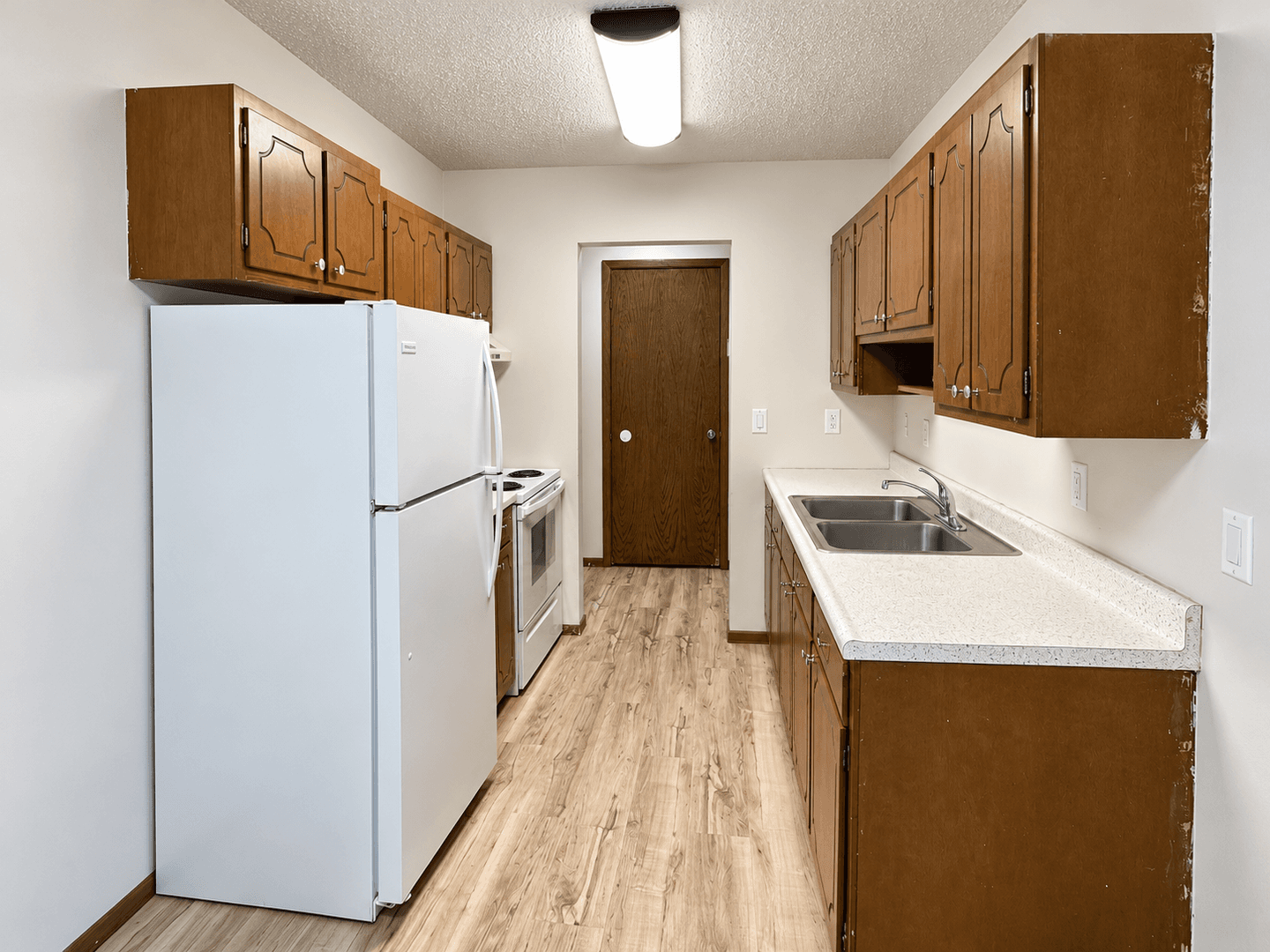 Sioux Falls Apartment: 500 S Kiwanis Ave