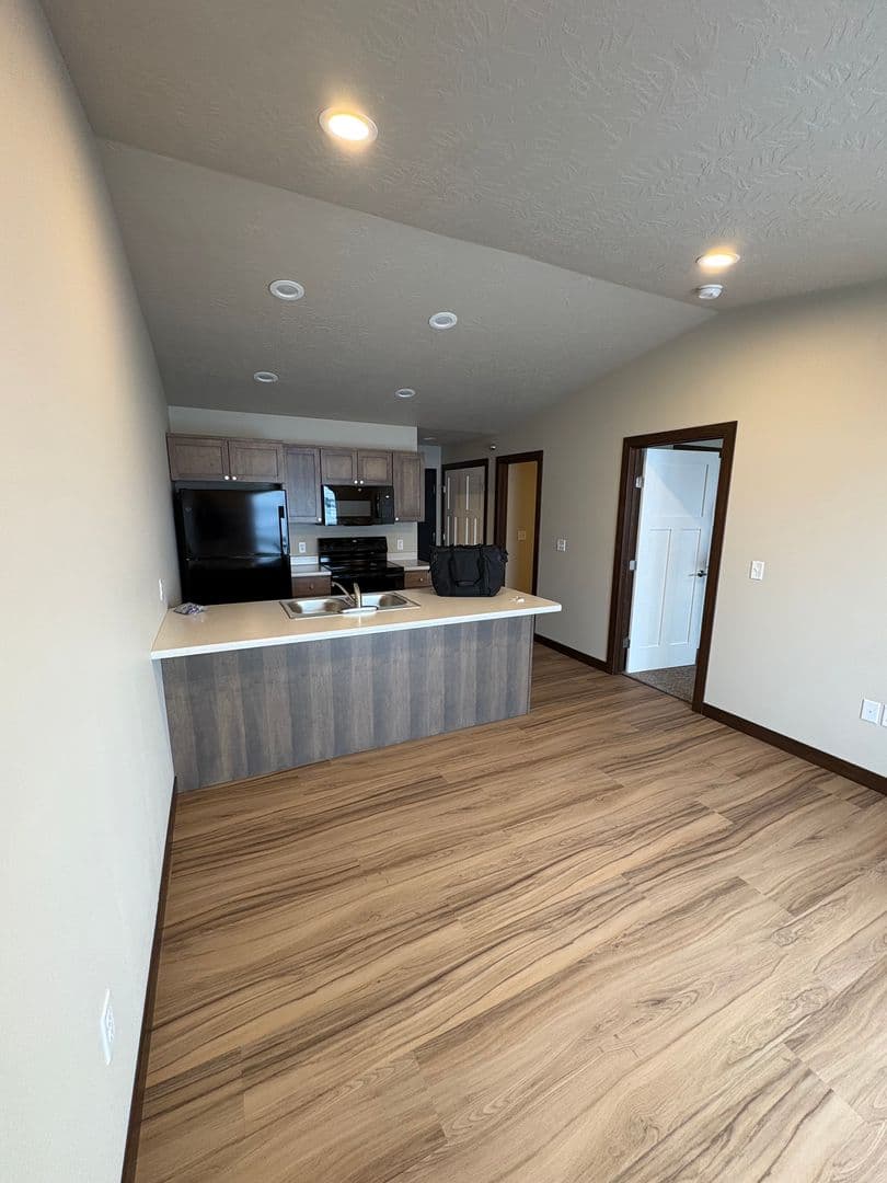 Sioux Center Apartment: 1811 11th Ave NE