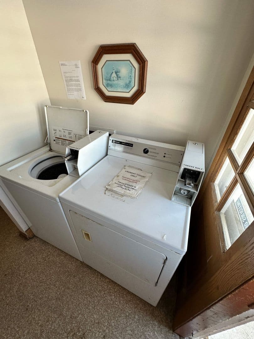 Mason City Apartment: 407 S. Tennessee Ave