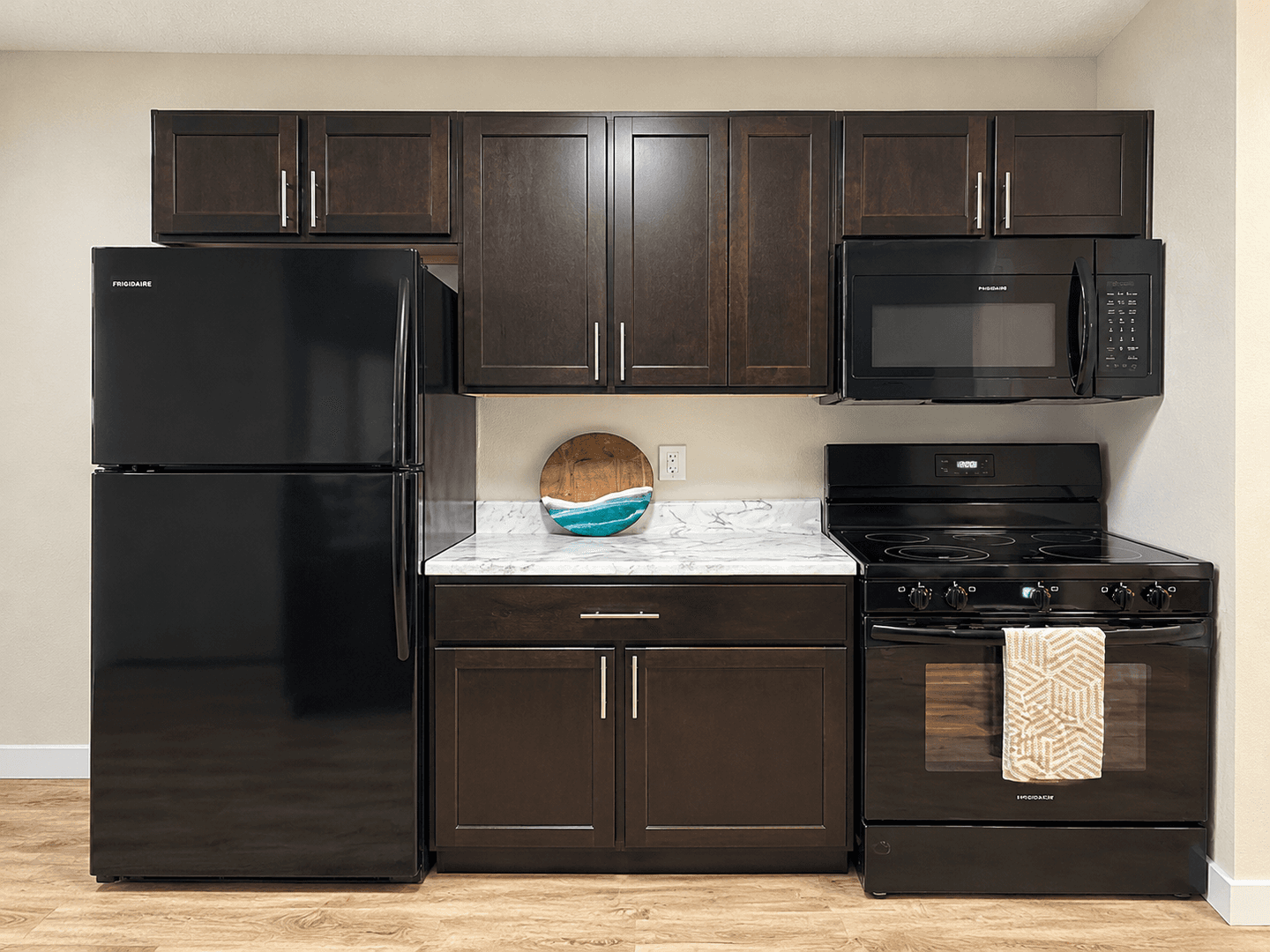 Sioux Falls Apartment: 500 S Kiwanis Ave