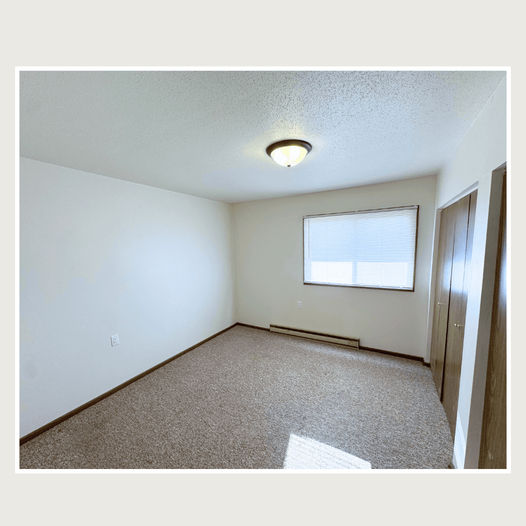 Onslow Apartment: 105 1st Street
