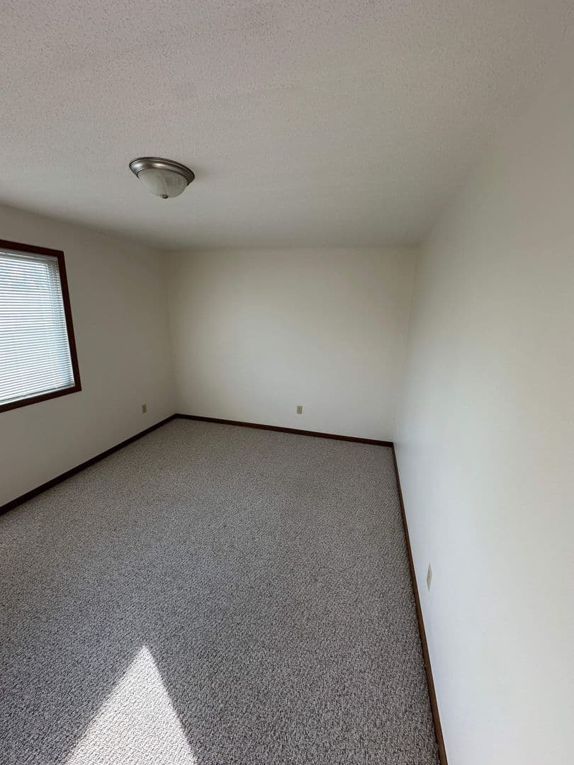 Mason City Apartment: 651 6th Street SE