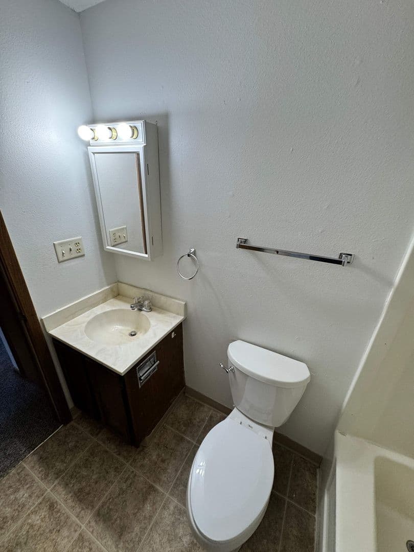 Boone Apartment: 724 7th Street