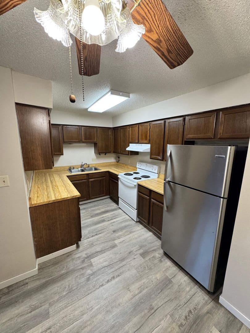 Boone Apartment: 724 7th Street
