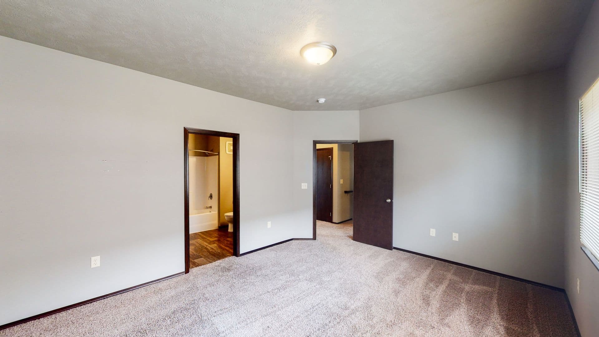 Orange City Apartment: 701 15th Street SE