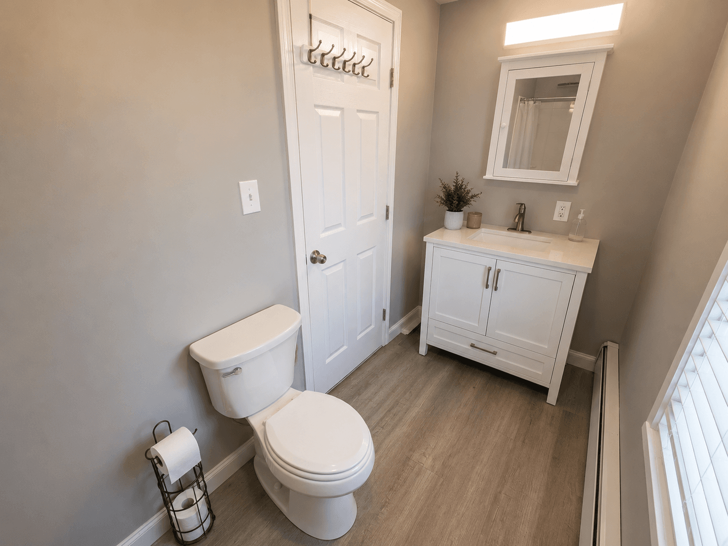 Derry Apartment: 16 Maple Street