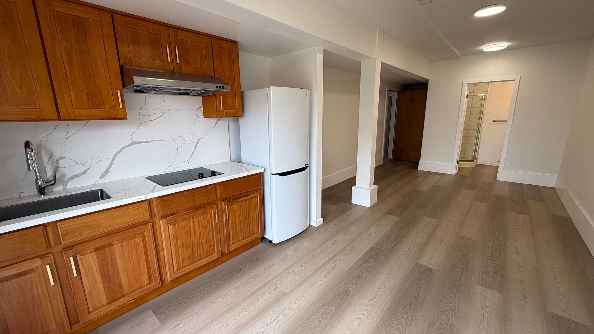 San Francisco Apartment: 1630 Oakdale, Ave.