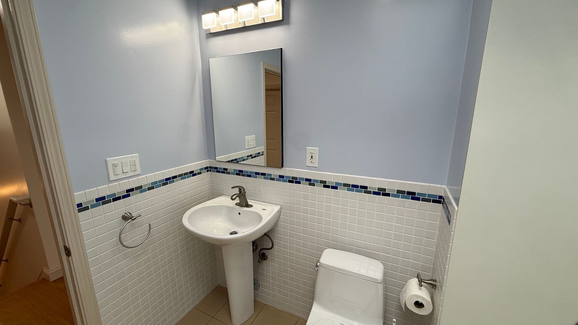 San Francisco House: 726 Sargent St.,
