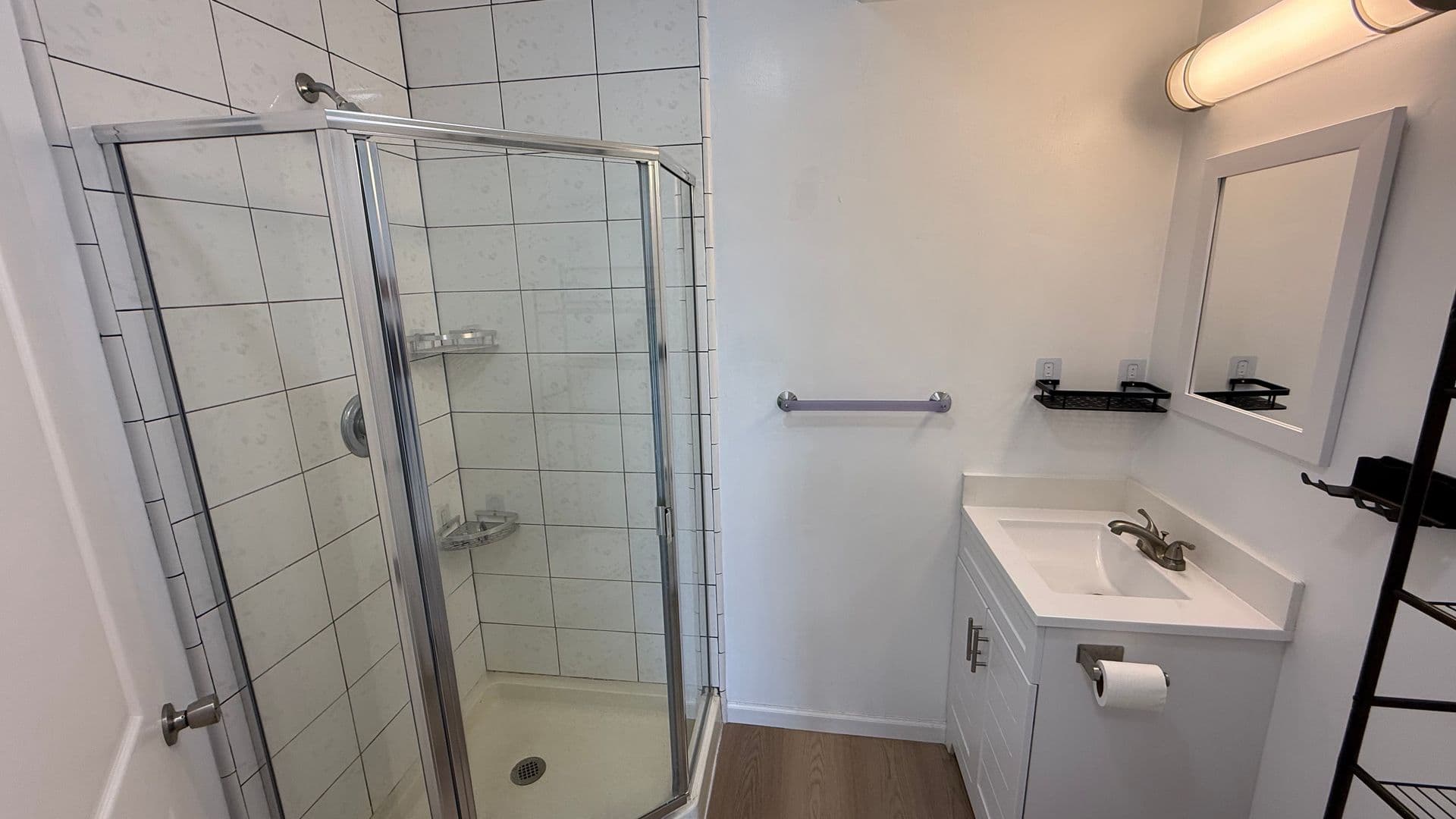 San Francisco Apartment: 1630 Oakdale, Ave.