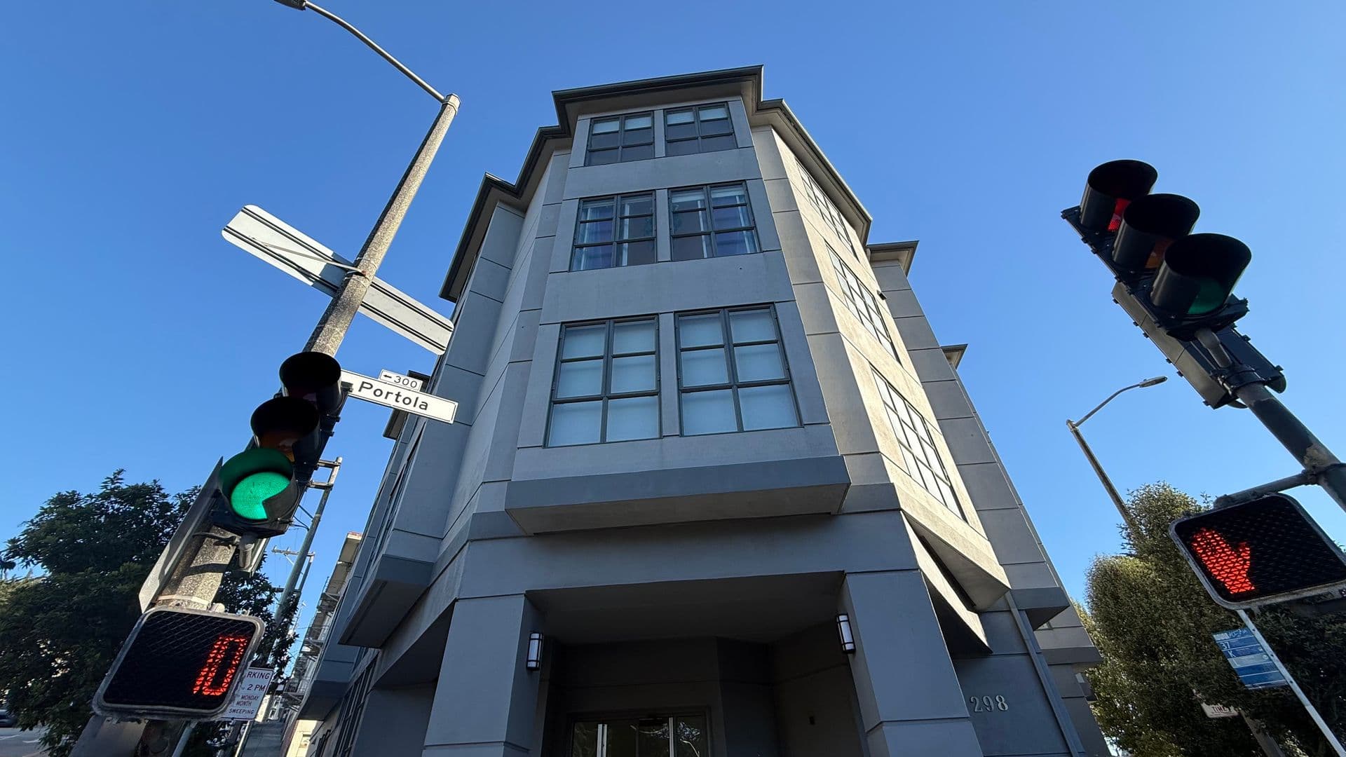 San Francisco Condo: 298 Portola Drive Apt. 203