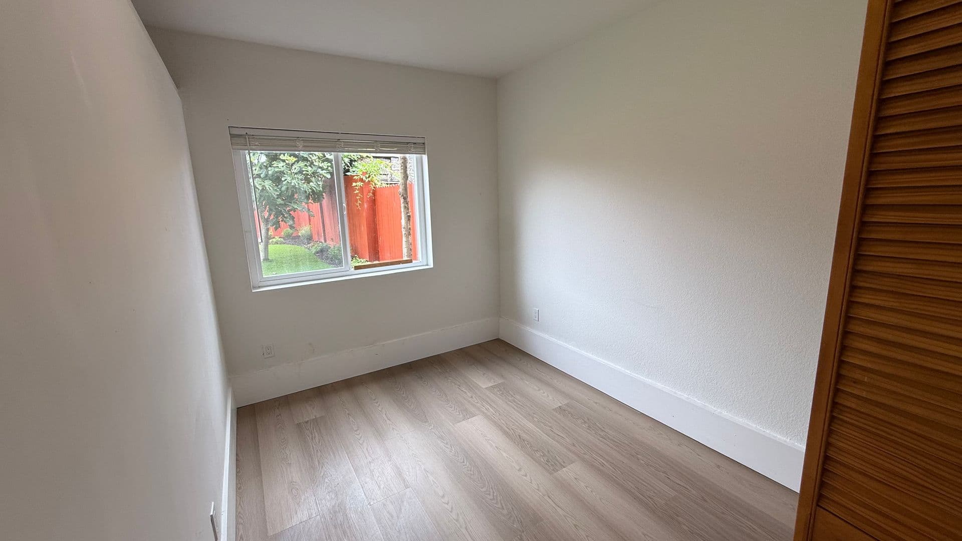 San Francisco Apartment: 1630 Oakdale, Ave.
