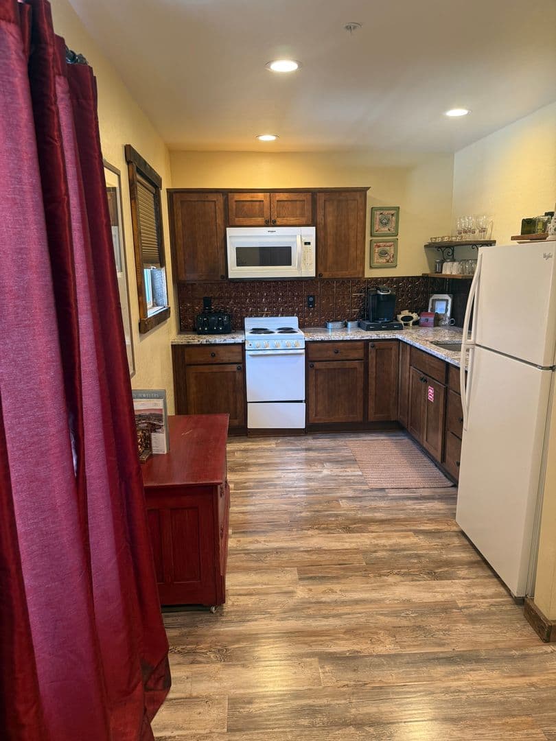Prescott Apartment: 226 S. Montezuma St.