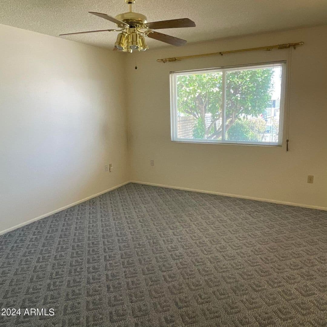 Sun City Apartment: 10524 W Saratoga Cir