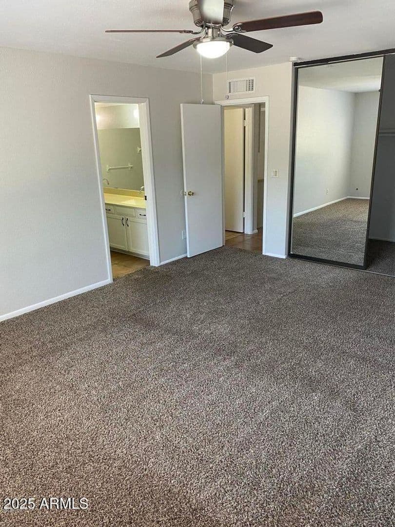 Glendale House: 18239 N 38th Dr