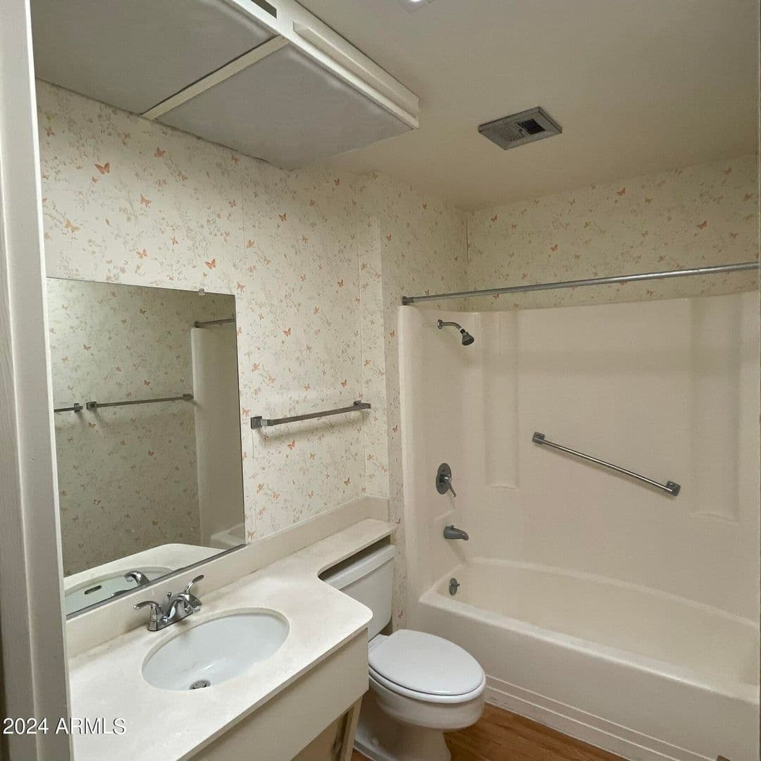 Sun City Apartment: 10524 W Saratoga Cir