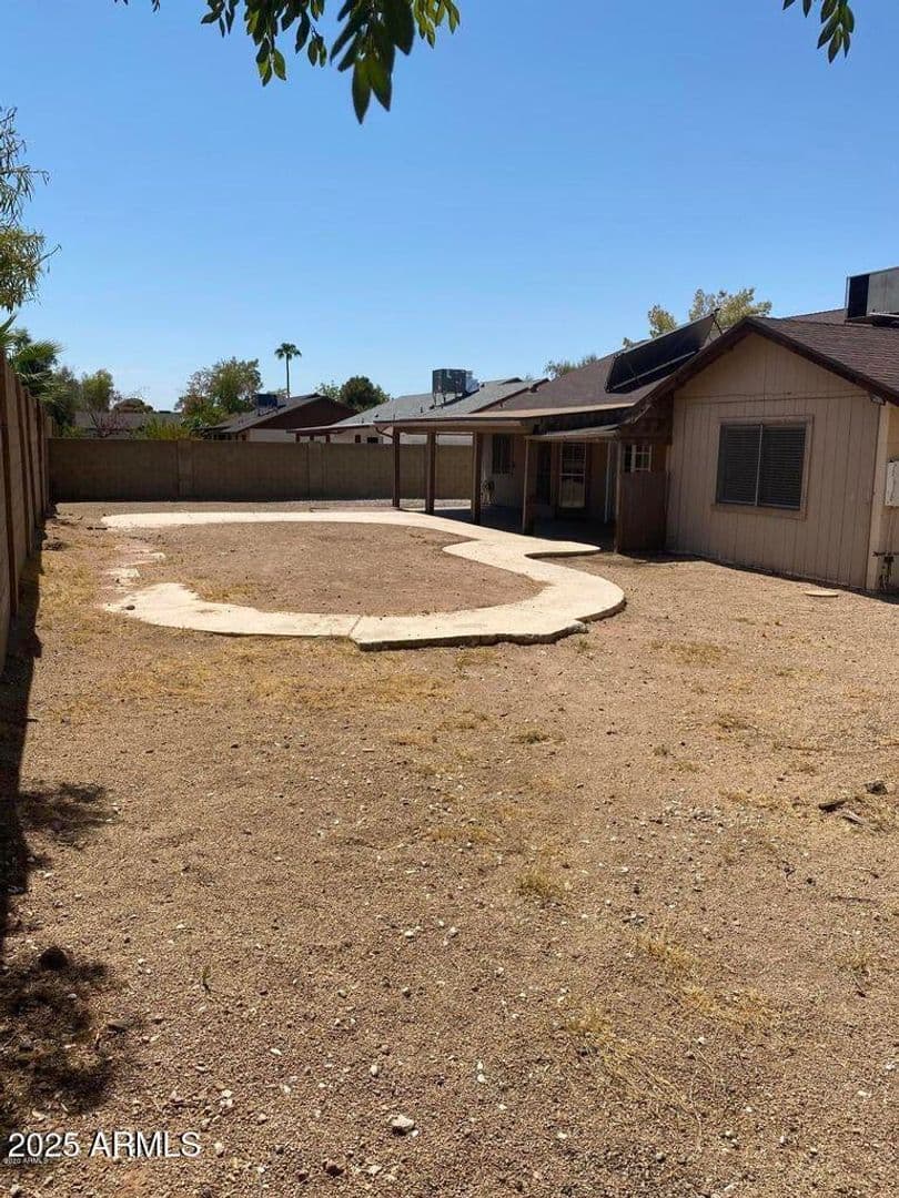 Glendale House: 18239 N 38th Dr