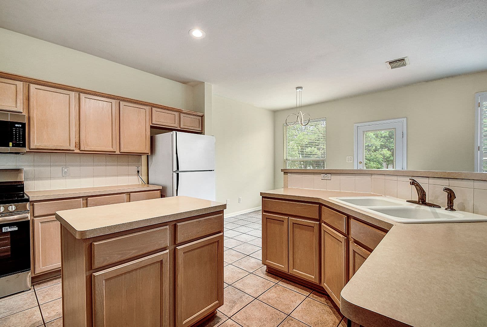 San Antonio House: 25210 Battle Lk
