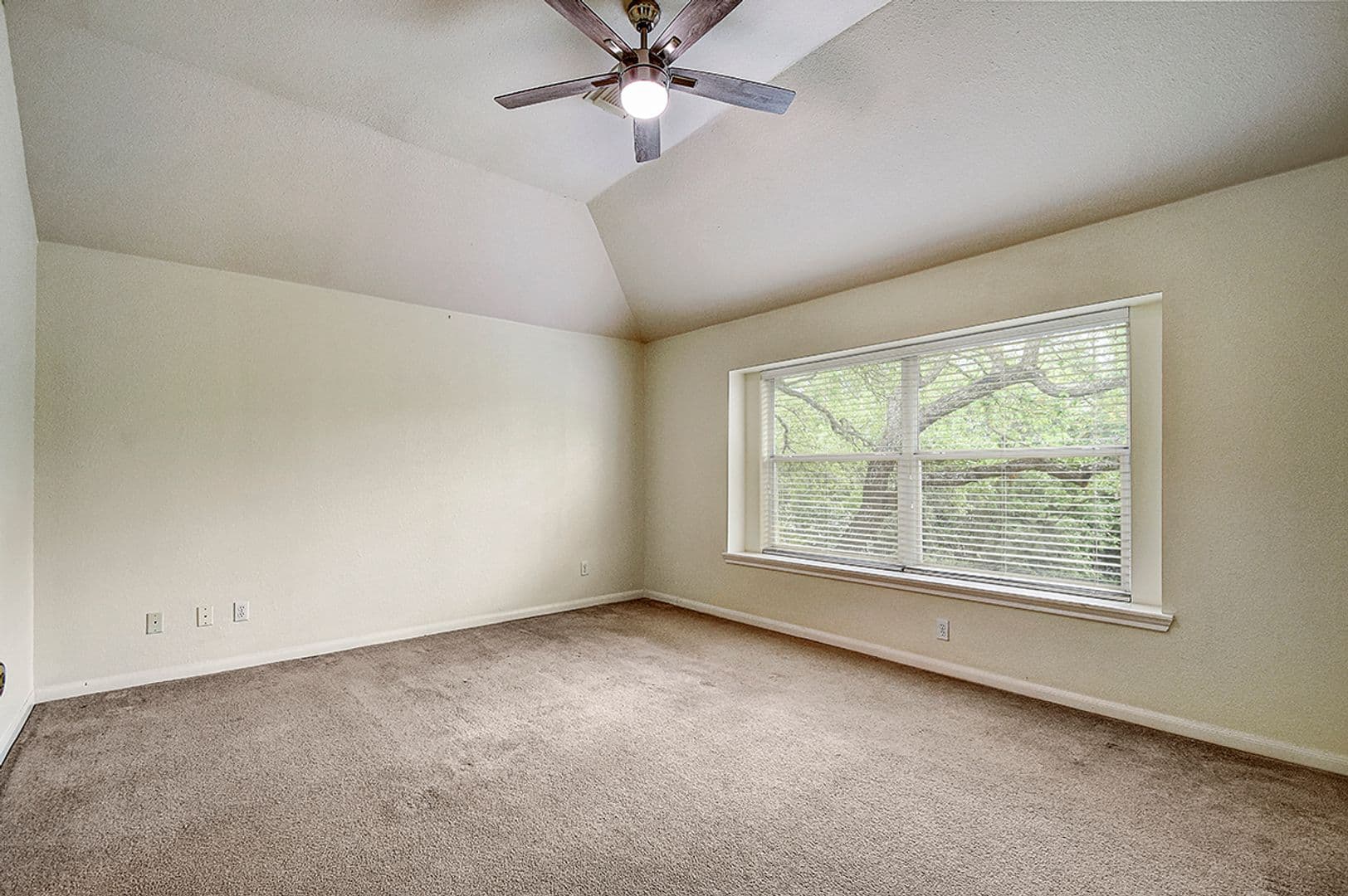 San Antonio House: 25210 Battle Lk