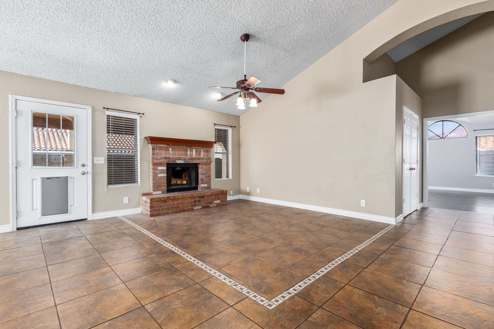 Mesa House: 6601 E Presidio St