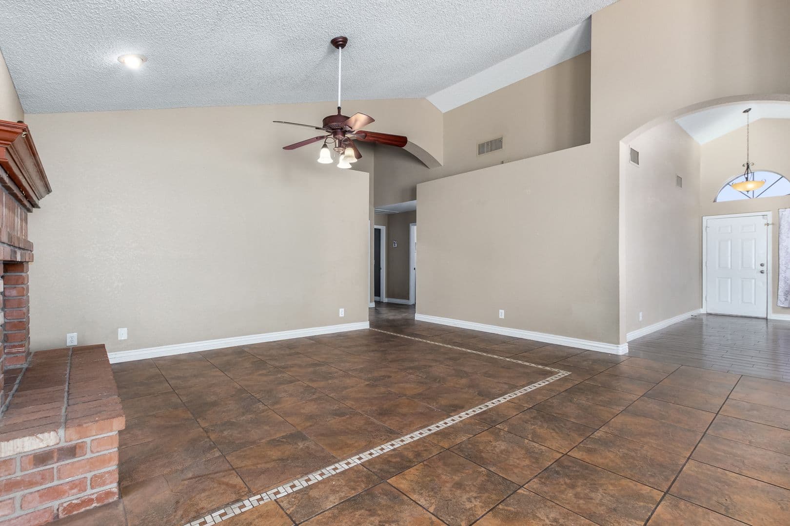 Mesa House: 6601 E Presidio St