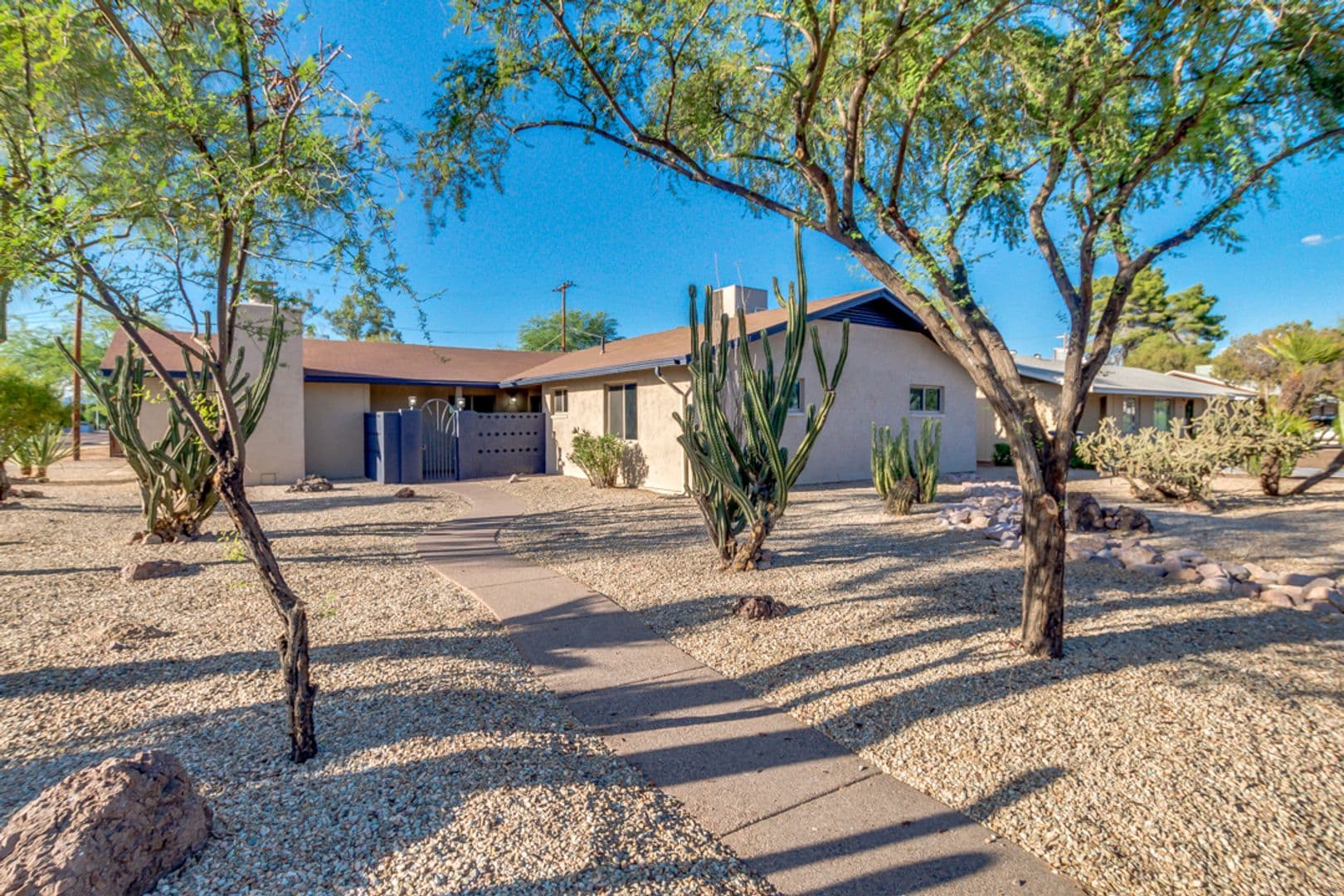 Tempe House: 554 W 19th St