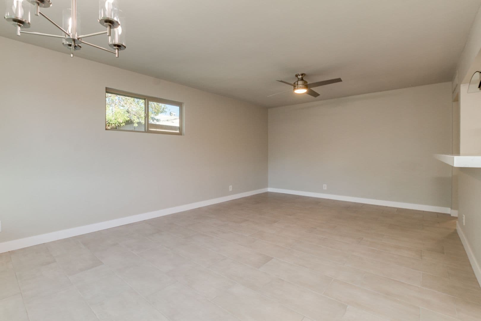 Tempe House: 554 W 19th St
