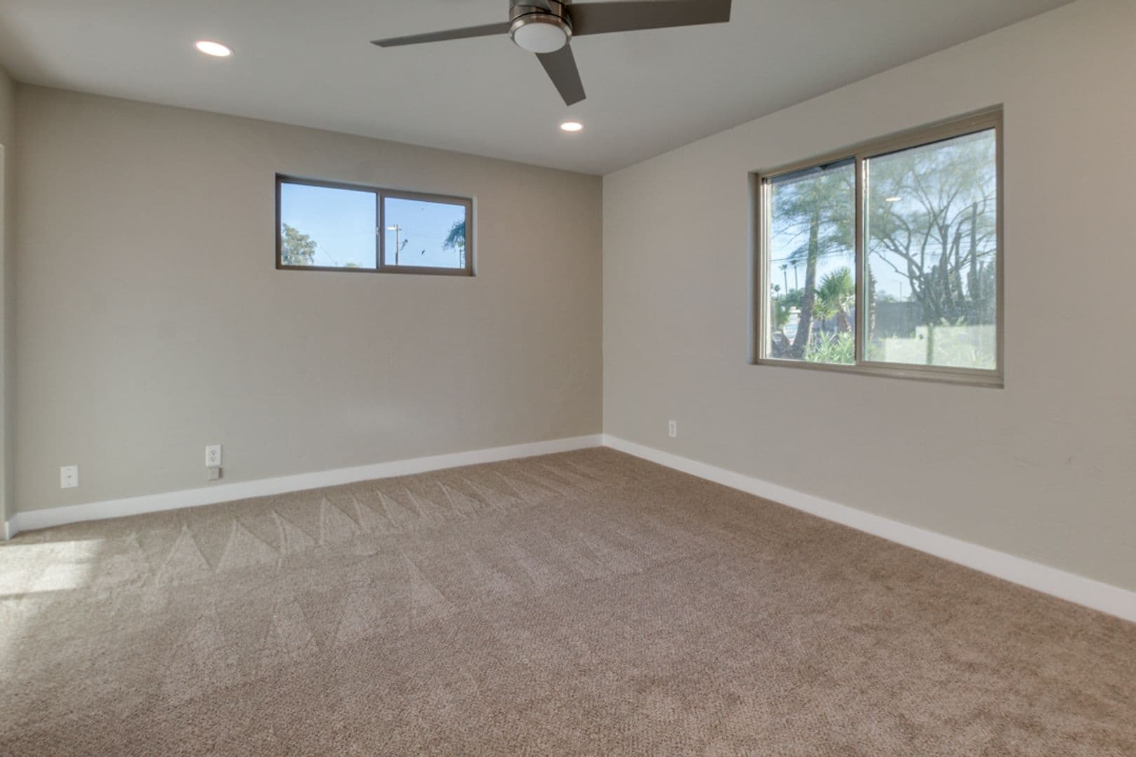 Tempe House: 554 W 19th St