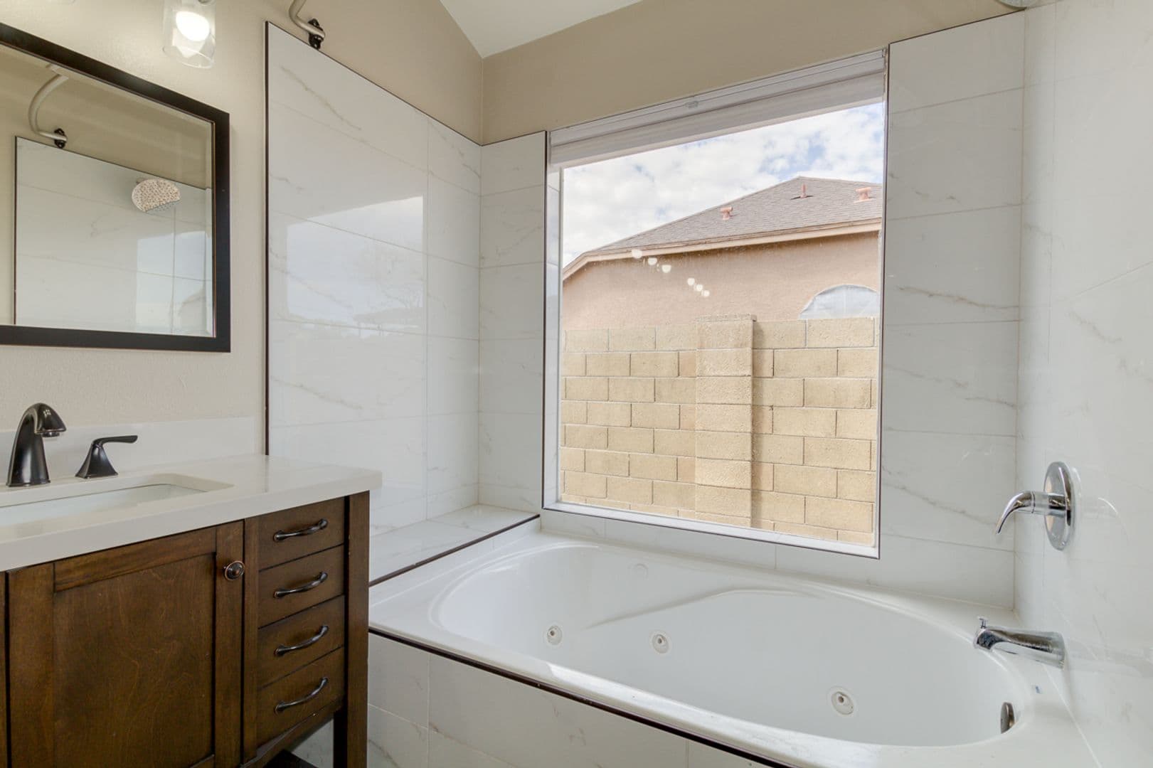 Gilbert House: 4314 E Juanita Ave