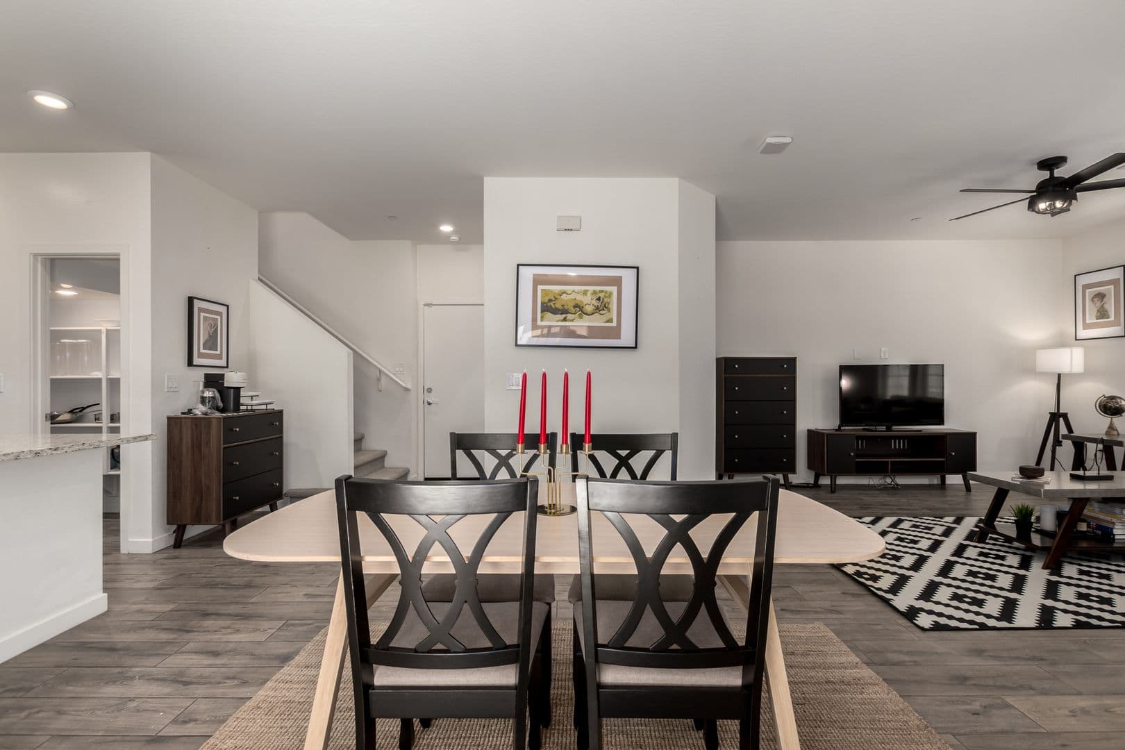 Gilbert Apartment: 2720 S Decatur Dr