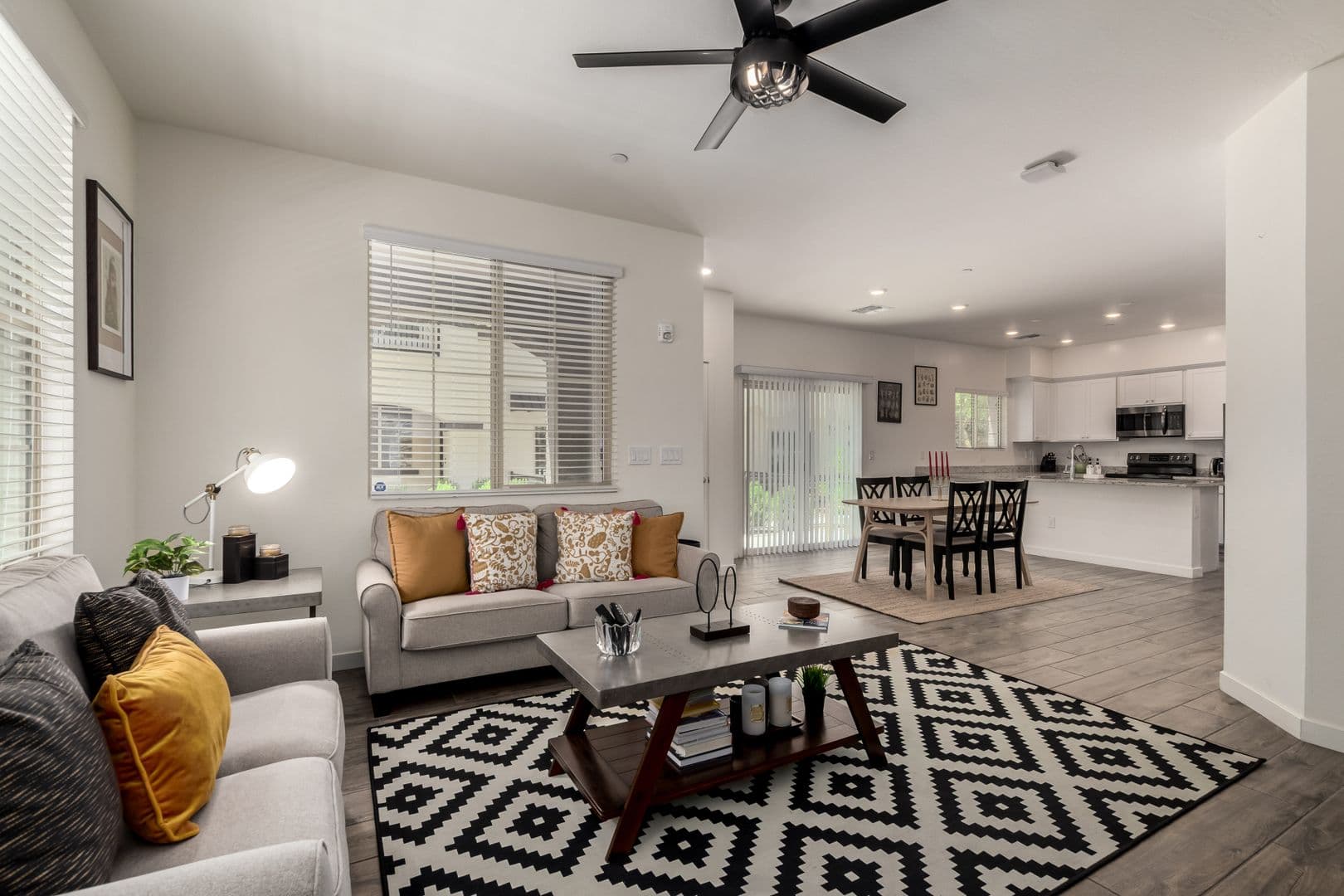 Gilbert Apartment: 2720 S Decatur Dr