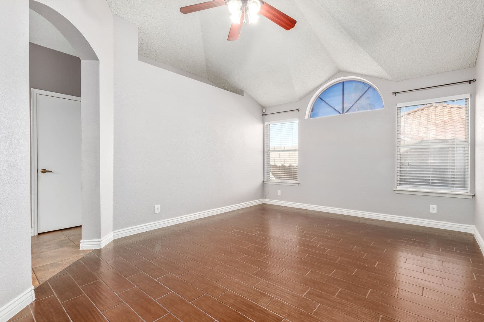Mesa House: 6601 E Presidio St