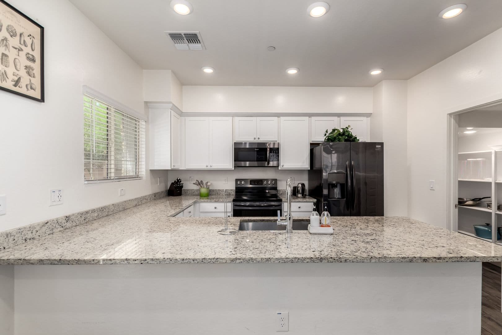 Gilbert Apartment: 2720 S Decatur Dr