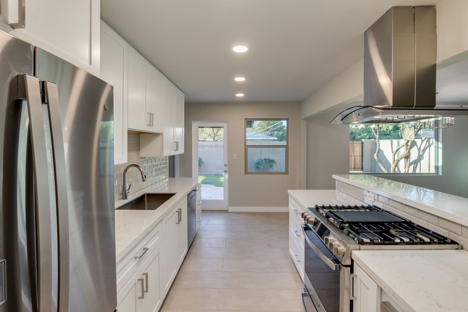 Tempe House: 554 W 19th St
