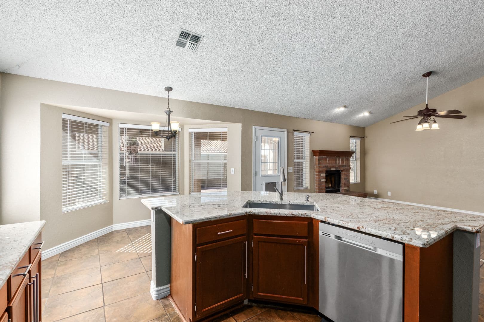 Mesa House: 6601 E Presidio St
