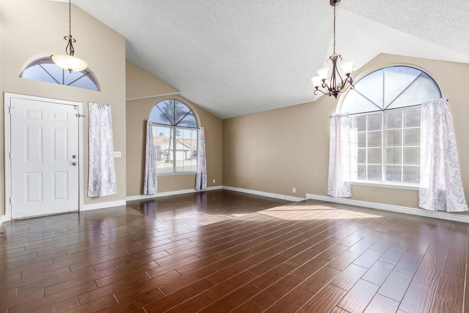 Mesa House: 6601 E Presidio St