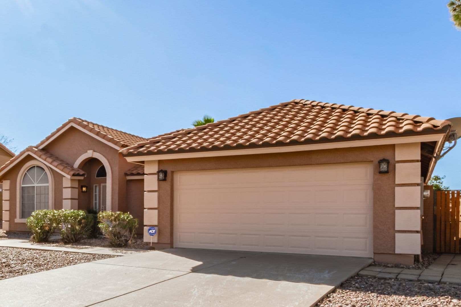 Mesa House: 6601 E Presidio St