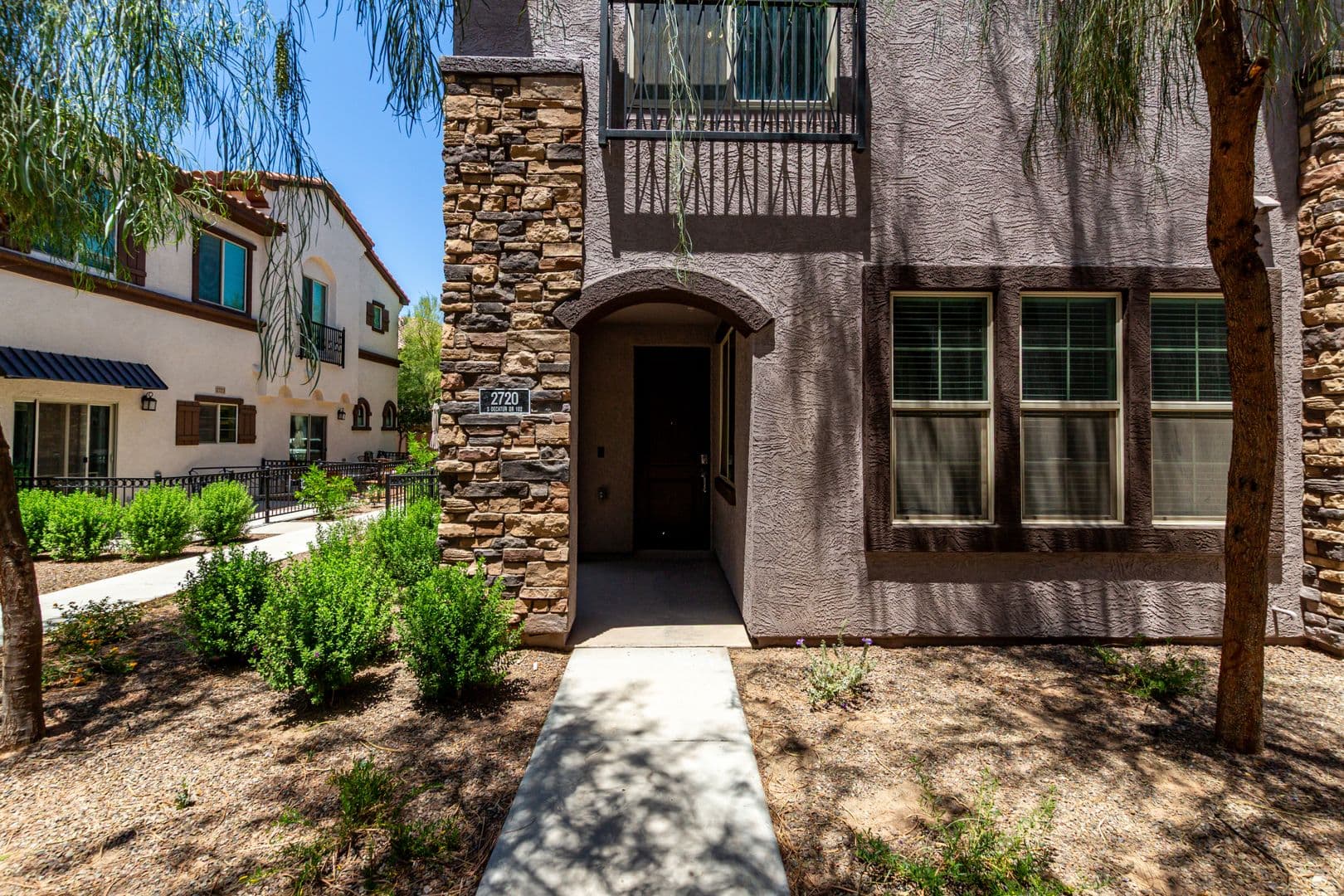 Gilbert Apartment: 2720 S Decatur Dr