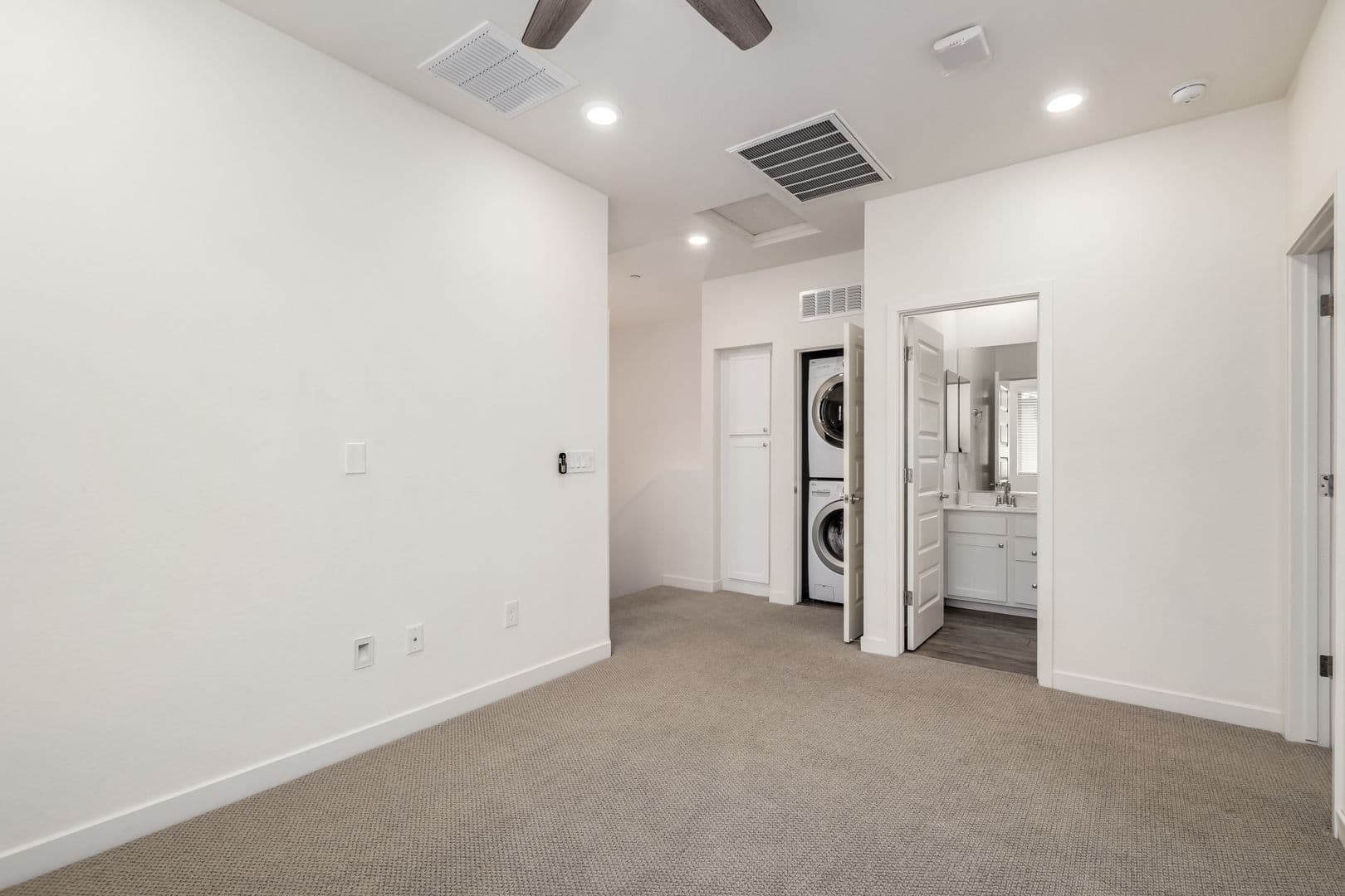 Gilbert Apartment: 2720 S Decatur Dr