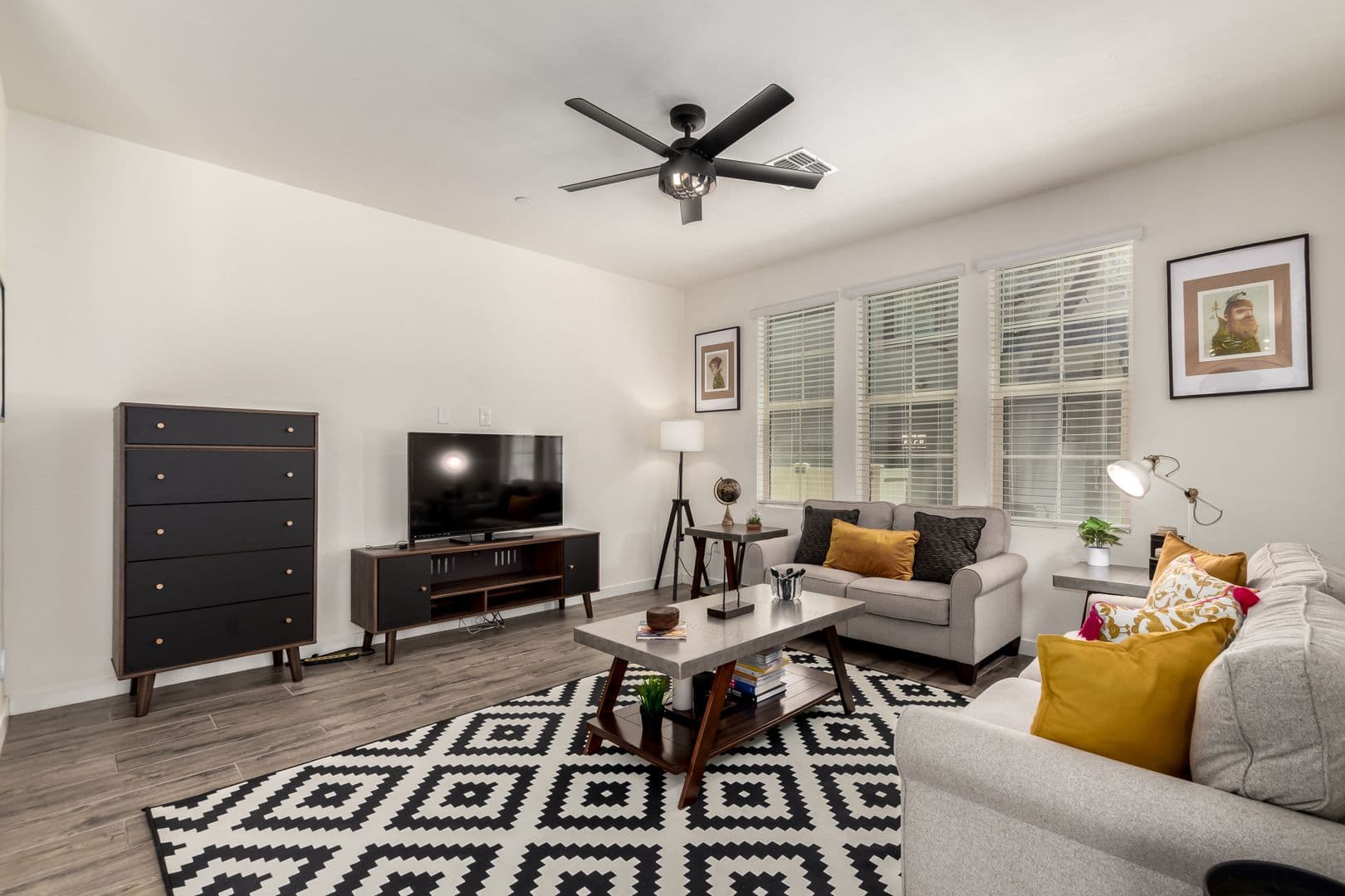 Gilbert Apartment: 2720 S Decatur Dr